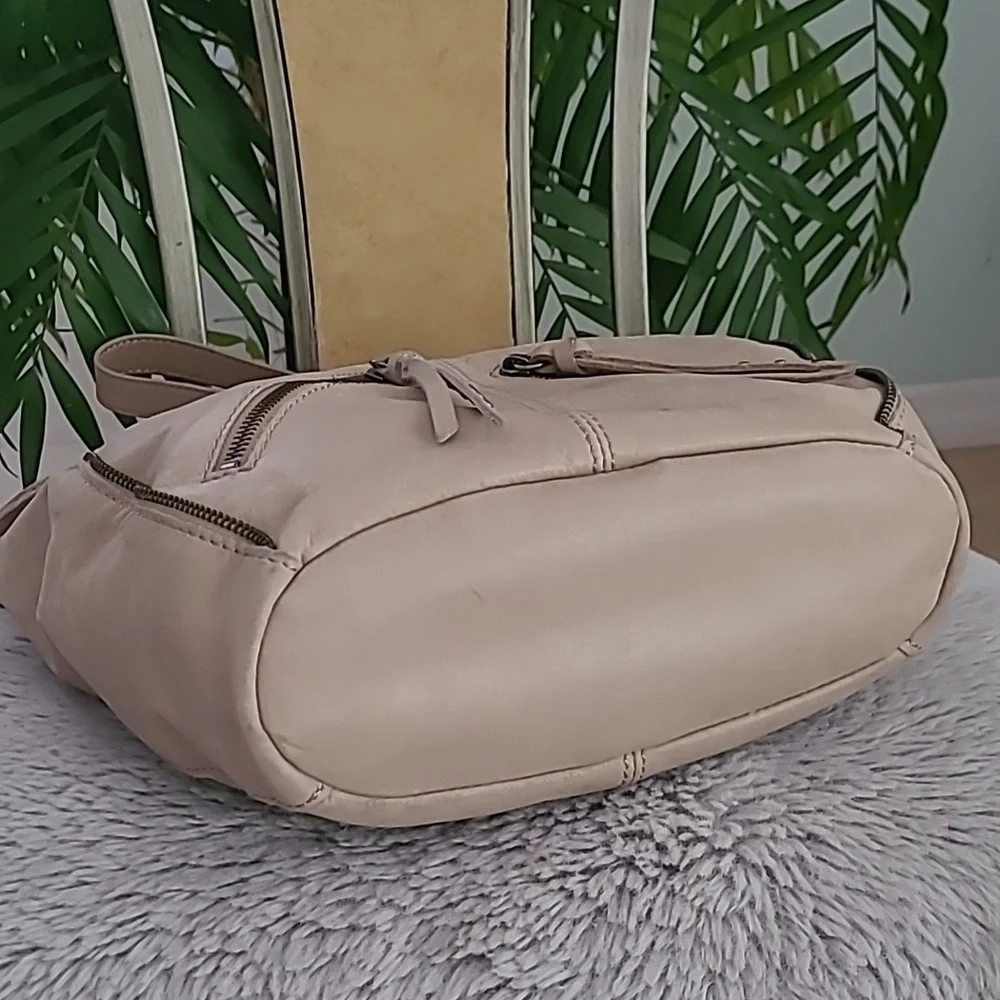 The Sak Leather Hobi Bag ❤️